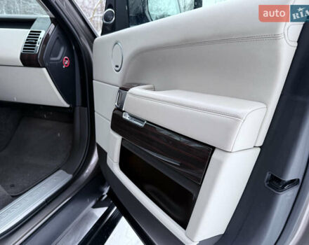 Коричневый Ленд Ровер Рендж Ровер, объемом двигателя 2.99 л и пробегом 128 тыс. км за 40500 $, фото 11 на Automoto.ua