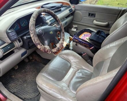 Красный Ленд Ровер Рендж Ровер, объемом двигателя 2 л и пробегом 178 тыс. км за 2700 $, фото 2 на Automoto.ua