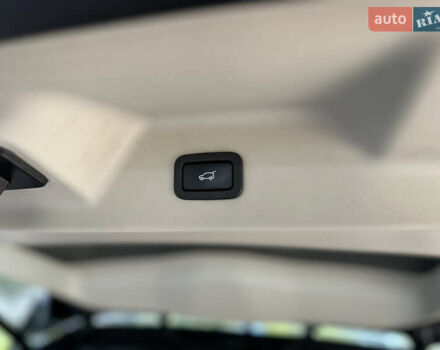 Красный Ленд Ровер Рендж Ровер, объемом двигателя 4.37 л и пробегом 175 тыс. км за 62000 $, фото 62 на Automoto.ua