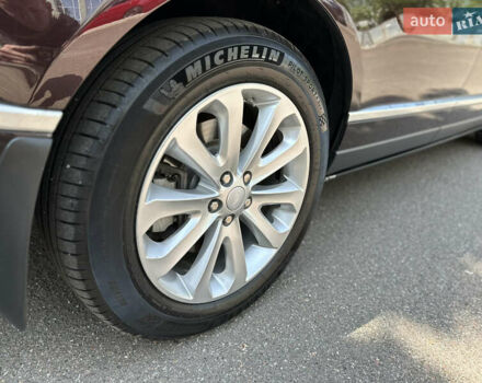 Красный Ленд Ровер Рендж Ровер, объемом двигателя 4.37 л и пробегом 175 тыс. км за 62000 $, фото 63 на Automoto.ua