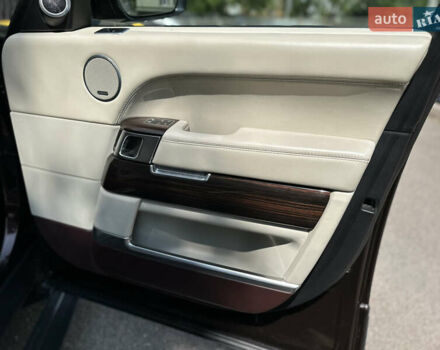 Красный Ленд Ровер Рендж Ровер, объемом двигателя 4.37 л и пробегом 175 тыс. км за 62000 $, фото 39 на Automoto.ua