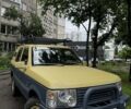 Жовтий Ленд Ровер Рендж Ровер, об'ємом двигуна 2.5 л та пробігом 490 тис. км за 8500 $, фото 1 на Automoto.ua