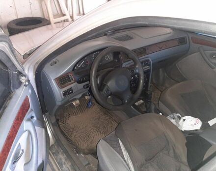 Серый Ленд Ровер Рендж Ровер, объемом двигателя 1.6 л и пробегом 240 тыс. км за 800 $, фото 3 на Automoto.ua