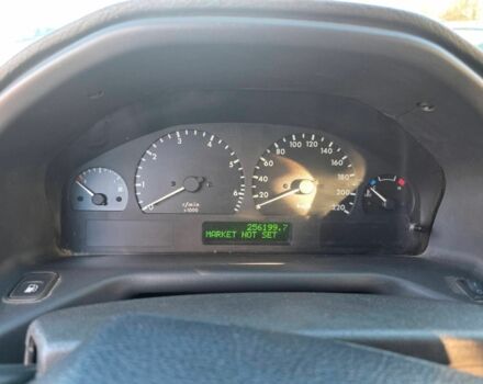 Сірий Ленд Ровер Рендж Ровер, об'ємом двигуна 4.6 л та пробігом 256 тис. км за 3650 $, фото 11 на Automoto.ua