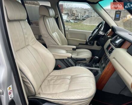 Серый Ленд Ровер Рендж Ровер, объемом двигателя 2.9 л и пробегом 300 тыс. км за 7999 $, фото 37 на Automoto.ua