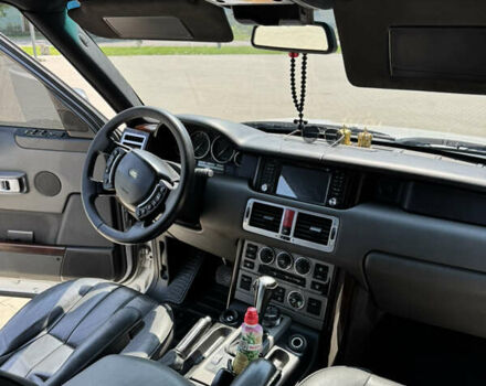 Серый Ленд Ровер Рендж Ровер, объемом двигателя 3 л и пробегом 398 тыс. км за 8950 $, фото 12 на Automoto.ua