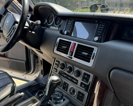 Серый Ленд Ровер Рендж Ровер, объемом двигателя 3 л и пробегом 398 тыс. км за 8950 $, фото 9 на Automoto.ua