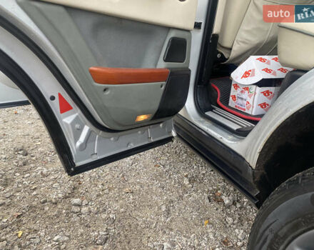 Серый Ленд Ровер Рендж Ровер, объемом двигателя 2.93 л и пробегом 300 тыс. км за 6800 $, фото 5 на Automoto.ua