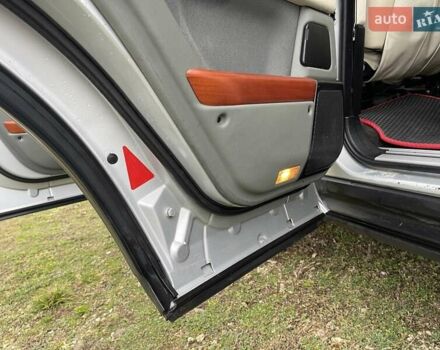 Серый Ленд Ровер Рендж Ровер, объемом двигателя 2.9 л и пробегом 300 тыс. км за 7999 $, фото 43 на Automoto.ua