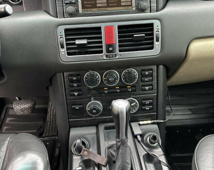 Серый Ленд Ровер Рендж Ровер, объемом двигателя 3 л и пробегом 250 тыс. км за 9600 $, фото 12 на Automoto.ua