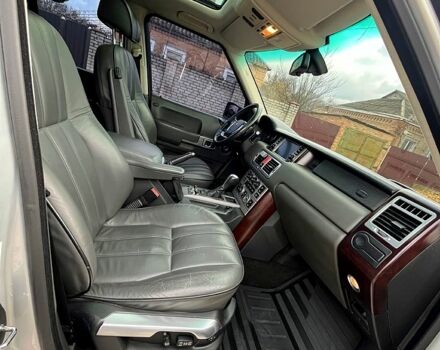 Серый Ленд Ровер Рендж Ровер, объемом двигателя 4.4 л и пробегом 234 тыс. км за 9999 $, фото 11 на Automoto.ua