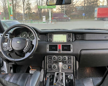 Сірий Ленд Ровер Рендж Ровер, об'ємом двигуна 4.2 л та пробігом 188 тис. км за 9999 $, фото 11 на Automoto.ua