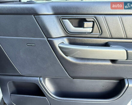 Серый Ленд Ровер Рендж Ровер, объемом двигателя 3.63 л и пробегом 247 тыс. км за 14500 $, фото 37 на Automoto.ua