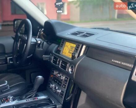 Серый Ленд Ровер Рендж Ровер, объемом двигателя 3.6 л и пробегом 330 тыс. км за 13300 $, фото 11 на Automoto.ua