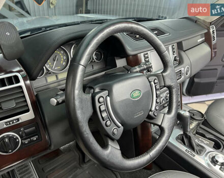 Серый Ленд Ровер Рендж Ровер, объемом двигателя 4.4 л и пробегом 198 тыс. км за 12000 $, фото 11 на Automoto.ua