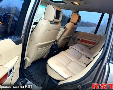 Сірий Ленд Ровер Рендж Ровер, об'ємом двигуна 3.6 л та пробігом 240 тис. км за 12000 $, фото 11 на Automoto.ua