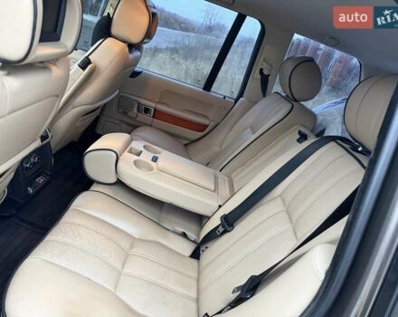 Сірий Ленд Ровер Рендж Ровер, об'ємом двигуна 3.6 л та пробігом 241 тис. км за 12000 $, фото 28 на Automoto.ua