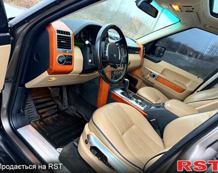 Сірий Ленд Ровер Рендж Ровер, об'ємом двигуна 3.6 л та пробігом 240 тис. км за 12000 $, фото 10 на Automoto.ua