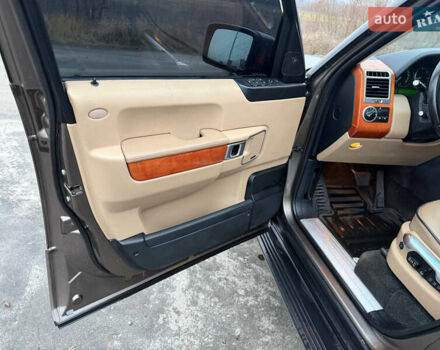 Серый Ленд Ровер Рендж Ровер, объемом двигателя 3.63 л и пробегом 240 тыс. км за 9999 $, фото 18 на Automoto.ua