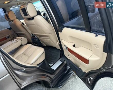 Сірий Ленд Ровер Рендж Ровер, об'ємом двигуна 3.6 л та пробігом 241 тис. км за 12000 $, фото 29 на Automoto.ua