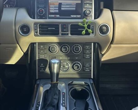 Серый Ленд Ровер Рендж Ровер, объемом двигателя 3.63 л и пробегом 229 тыс. км за 16500 $, фото 4 на Automoto.ua