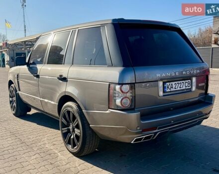 Серый Ленд Ровер Рендж Ровер, объемом двигателя 5 л и пробегом 255 тыс. км за 15350 $, фото 4 на Automoto.ua
