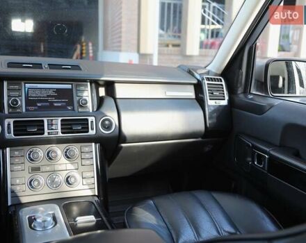 Серый Ленд Ровер Рендж Ровер, объемом двигателя 4.37 л и пробегом 252 тыс. км за 21500 $, фото 12 на Automoto.ua