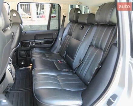 Серый Ленд Ровер Рендж Ровер, объемом двигателя 4.37 л и пробегом 252 тыс. км за 21500 $, фото 7 на Automoto.ua