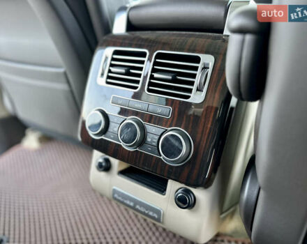 Серый Ленд Ровер Рендж Ровер, объемом двигателя 4.37 л и пробегом 100 тыс. км за 42000 $, фото 45 на Automoto.ua