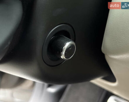 Серый Ленд Ровер Рендж Ровер, объемом двигателя 3 л и пробегом 213 тыс. км за 29999 $, фото 37 на Automoto.ua