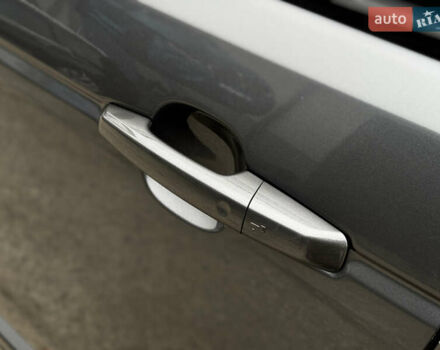 Серый Ленд Ровер Рендж Ровер, объемом двигателя 3 л и пробегом 213 тыс. км за 29999 $, фото 19 на Automoto.ua