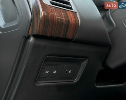 Серый Ленд Ровер Рендж Ровер, объемом двигателя 3 л и пробегом 216 тыс. км за 36996 $, фото 53 на Automoto.ua