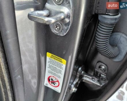 Серый Ленд Ровер Рендж Ровер, объемом двигателя 2.99 л и пробегом 204 тыс. км за 35000 $, фото 97 на Automoto.ua