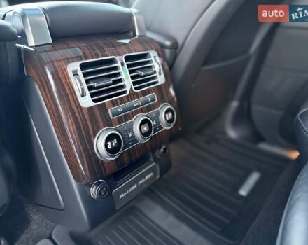 Сірий Ленд Ровер Рендж Ровер, об'ємом двигуна 5 л та пробігом 156 тис. км за 38700 $, фото 20 на Automoto.ua