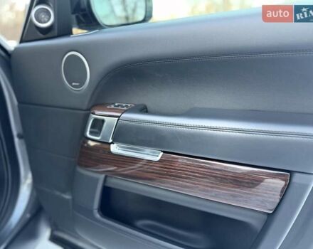 Сірий Ленд Ровер Рендж Ровер, об'ємом двигуна 5 л та пробігом 156 тис. км за 38700 $, фото 26 на Automoto.ua