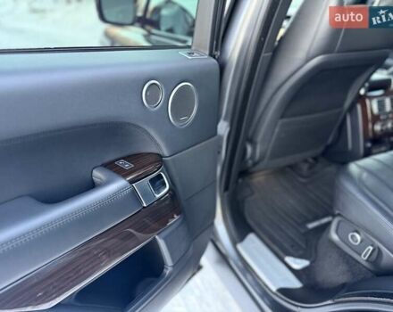 Сірий Ленд Ровер Рендж Ровер, об'ємом двигуна 5 л та пробігом 156 тис. км за 38700 $, фото 19 на Automoto.ua