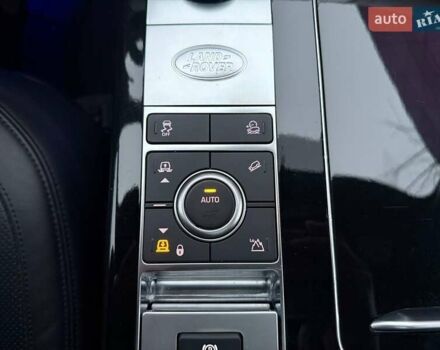 Сірий Ленд Ровер Рендж Ровер, об'ємом двигуна 5 л та пробігом 156 тис. км за 66990 $, фото 29 на Automoto.ua