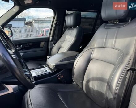 Серый Ленд Ровер Рендж Ровер, объемом двигателя 5 л и пробегом 158 тыс. км за 57000 $, фото 31 на Automoto.ua