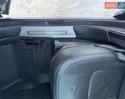 Серый Ленд Ровер Рендж Ровер, объемом двигателя 5 л и пробегом 158 тыс. км за 63900 $, фото 94 на Automoto.ua