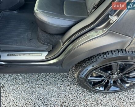 Серый Ленд Ровер Рендж Ровер, объемом двигателя 5 л и пробегом 158 тыс. км за 57000 $, фото 49 на Automoto.ua