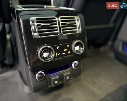 Сірий Ленд Ровер Рендж Ровер, об'ємом двигуна 5 л та пробігом 156 тис. км за 66990 $, фото 30 на Automoto.ua