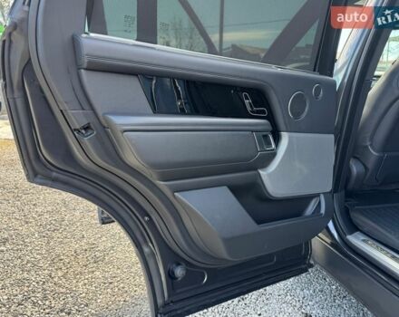 Серый Ленд Ровер Рендж Ровер, объемом двигателя 5 л и пробегом 158 тыс. км за 57000 $, фото 36 на Automoto.ua