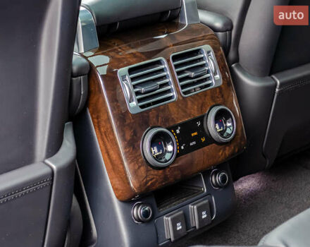 Серый Ленд Ровер Рендж Ровер, объемом двигателя 2.99 л и пробегом 185 тыс. км за 53500 $, фото 37 на Automoto.ua