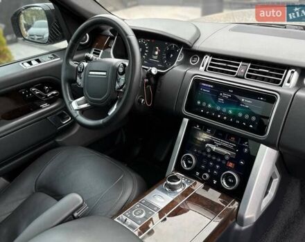 Ленд Ровер Рендж Ровер 2018 в Киеве на Automoto.ua Серый Ленд Ровер Рендж Ровер, объемом двигателя 2.99 л и пробегом 180 тыс. км за 56000 $, фото 19 на Automoto.ua