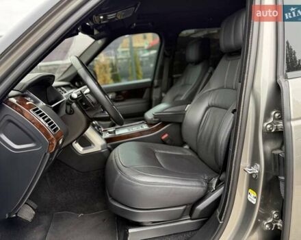 Ленд Ровер Рендж Ровер 2018 в Киеве на Automoto.ua Серый Ленд Ровер Рендж Ровер, объемом двигателя 2.99 л и пробегом 180 тыс. км за 56000 $, фото 12 на Automoto.ua