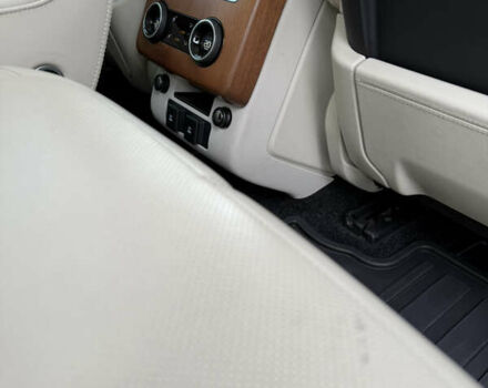 Серый Ленд Ровер Рендж Ровер, объемом двигателя 2.99 л и пробегом 61 тыс. км за 63000 $, фото 12 на Automoto.ua