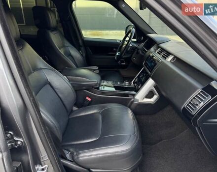 Ленд Ровер Рендж Ровер 2018 у Києві на Automoto.ua Сірий Ленд Ровер Рендж Ровер, об'ємом двигуна 3 л та пробігом 167 тис. км за 53000 $, фото 27 на Automoto.ua