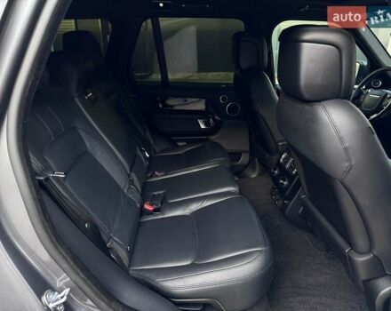 Ленд Ровер Рендж Ровер 2018 у Києві на Automoto.ua Сірий Ленд Ровер Рендж Ровер, об'ємом двигуна 3 л та пробігом 167 тис. км за 53000 $, фото 31 на Automoto.ua