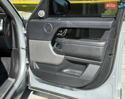 Сірий Ленд Ровер Рендж Ровер, об'ємом двигуна 3 л та пробігом 180 тис. км за 46500 $, фото 51 на Automoto.ua