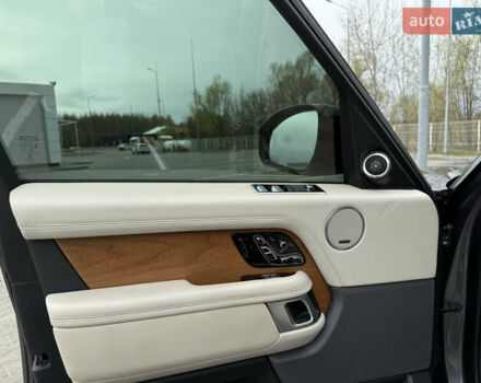 Серый Ленд Ровер Рендж Ровер, объемом двигателя 2.99 л и пробегом 61 тыс. км за 63000 $, фото 9 на Automoto.ua